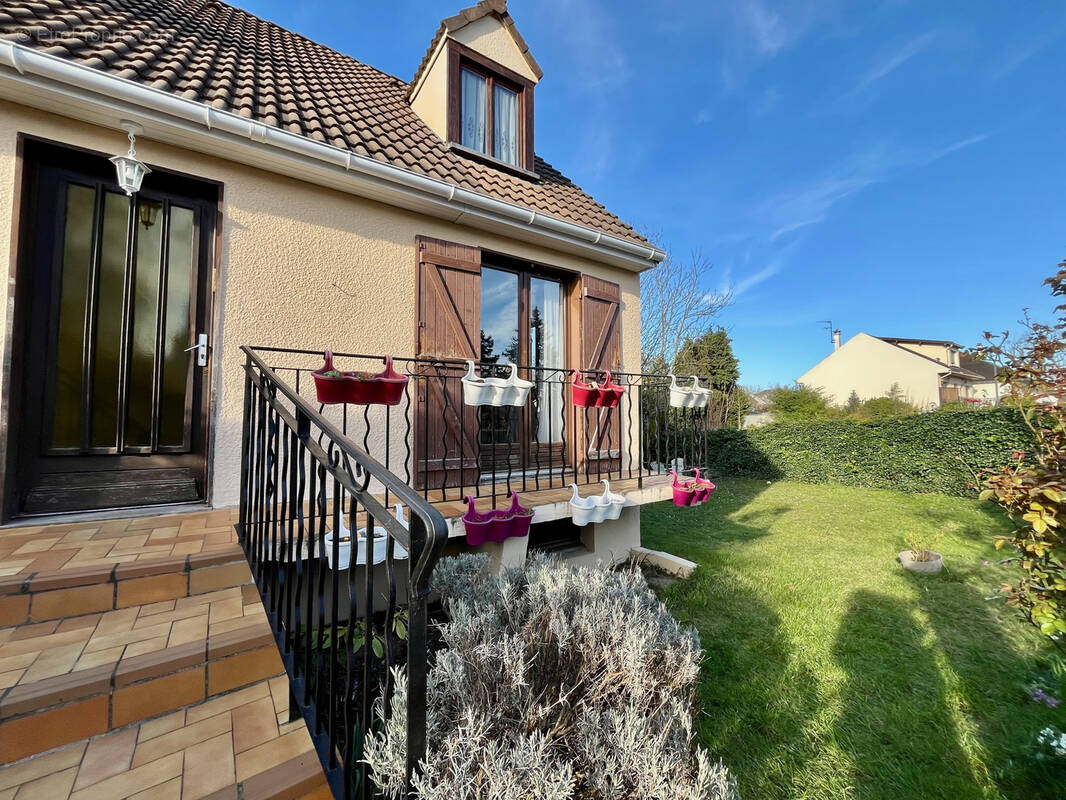 Maison à CHENNEVIERES-SUR-MARNE