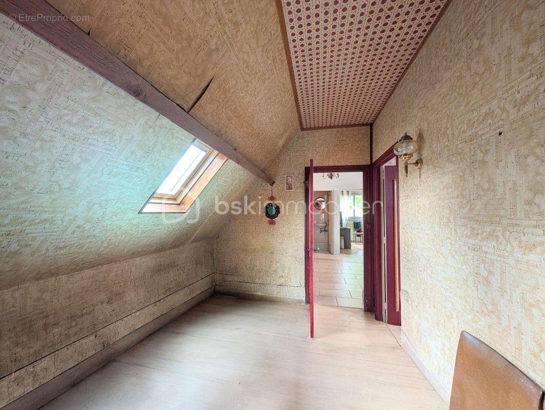 Demeure familiale de 171 m², dépendances et chapelle sur un parc de 5100 m² - photo 18