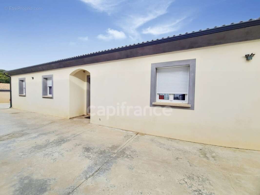 Maison T5 de 124 m2, avec grande terrasse et vue panoramique sur la mer, parking et son jardin à FOLELLI 20213 (HAUTE CORSE) - photo 4