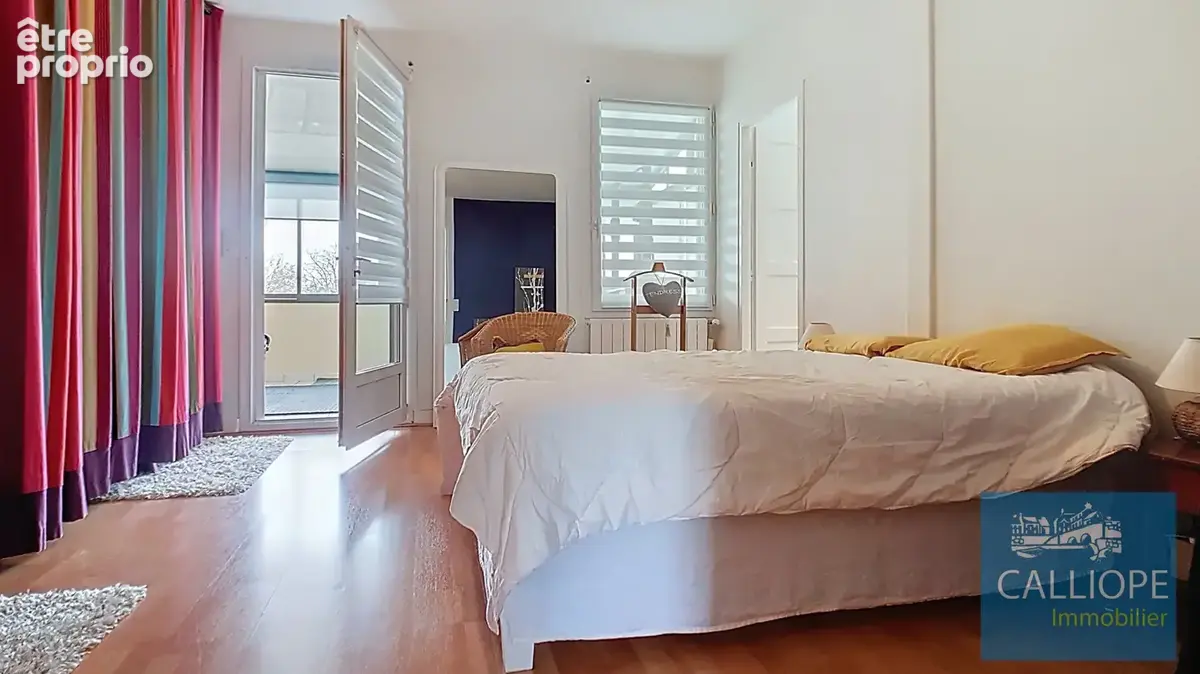 Grande maison en pierre, piscine et grand jardin - photo 9