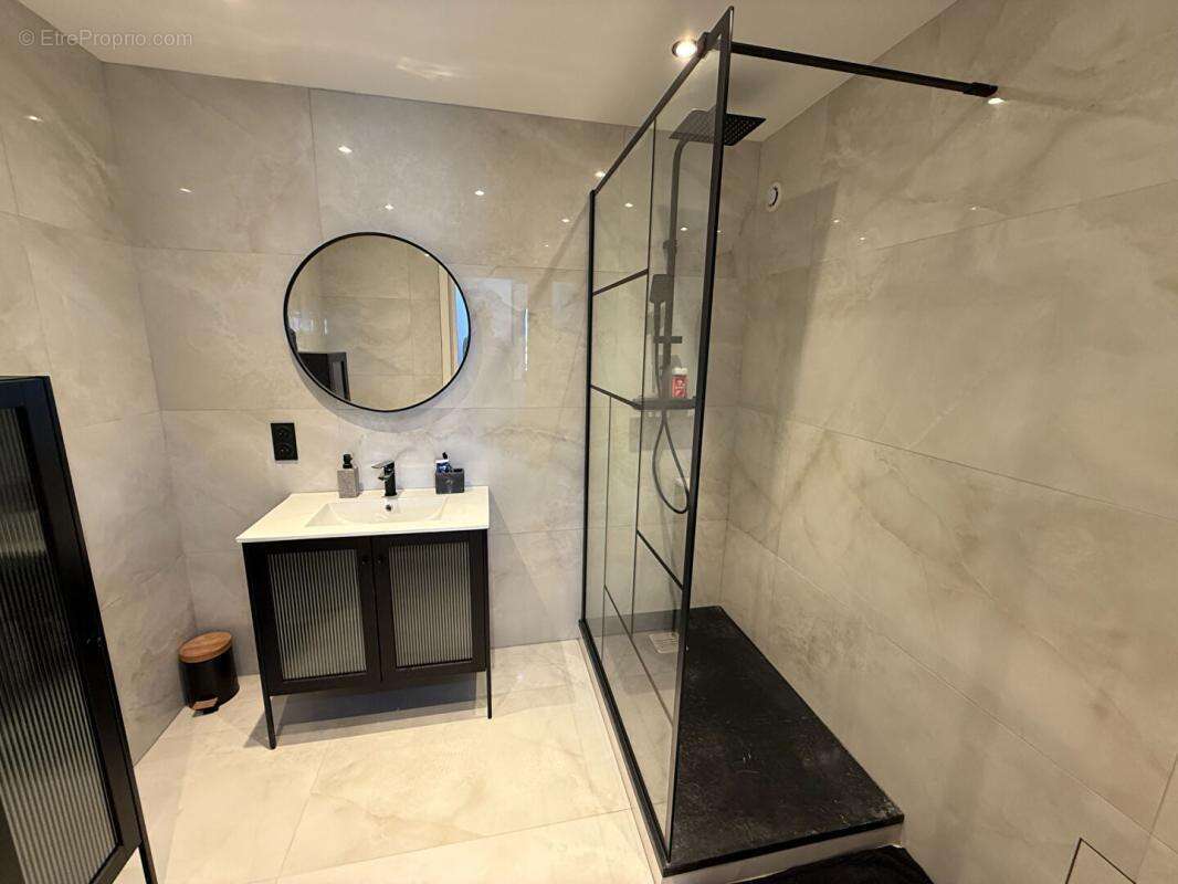 Appartement à YZEURE