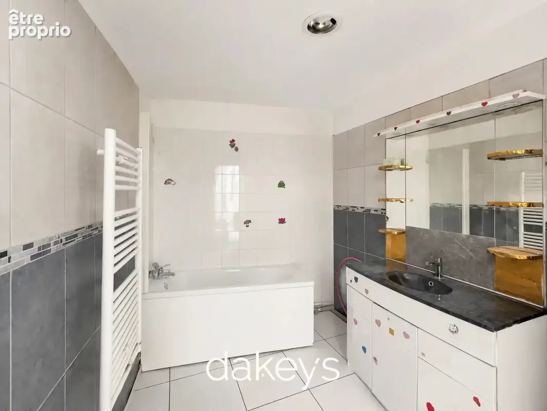 T2 41 m2 St Just  - Idéal Investisseur - Déficit foncier - photo 9