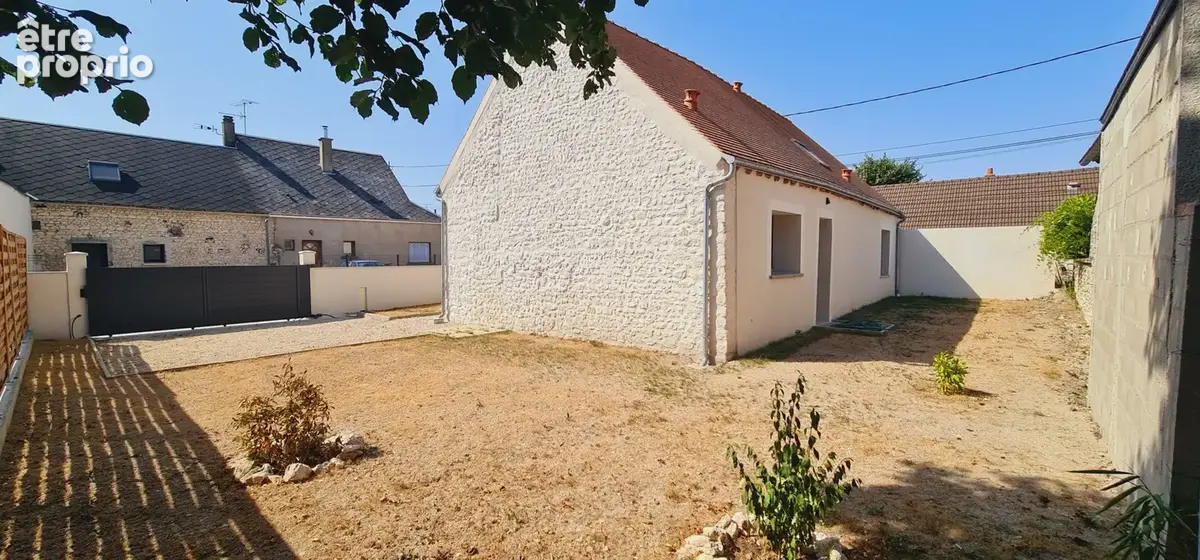 Maison à LA CHAPELLE-SAINT-MESMIN