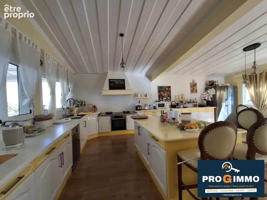 Maison 6 pièces 359 m² à vendre à Le Tampon (97430) - photo 2