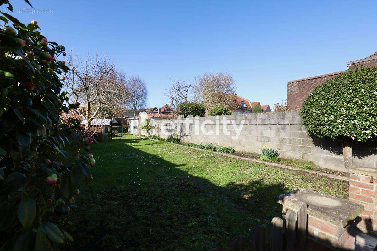 Maison 140 m² à Croix  - photo 2