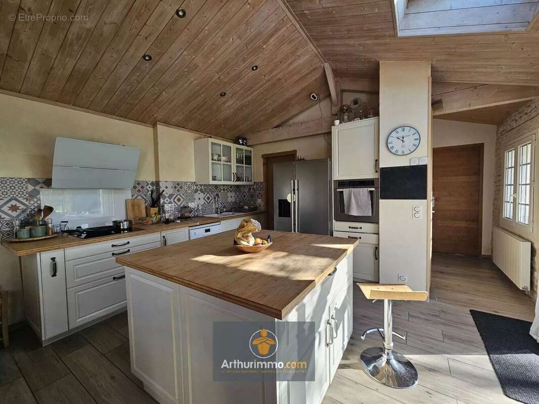 Maison à SAINT-JEAN-DE-LIVERSAY