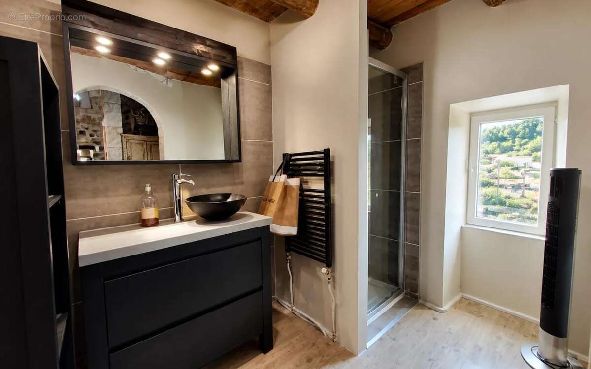 Maison de 10 pièces de 196 m² à Saint-Paul-le-Jeune - photo 30