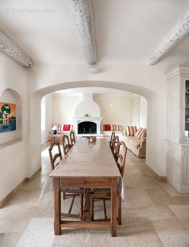 Maison à CUCURON