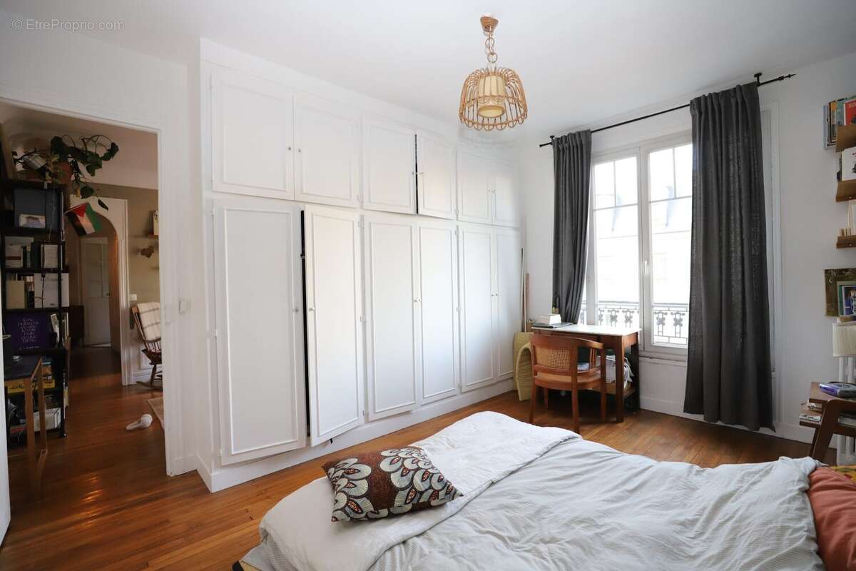 Appartement à LES LILAS