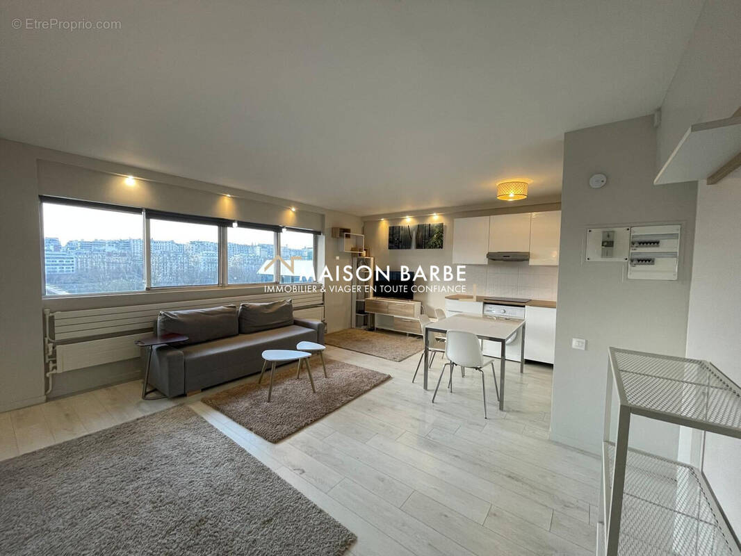 Appartement à PARIS-15E