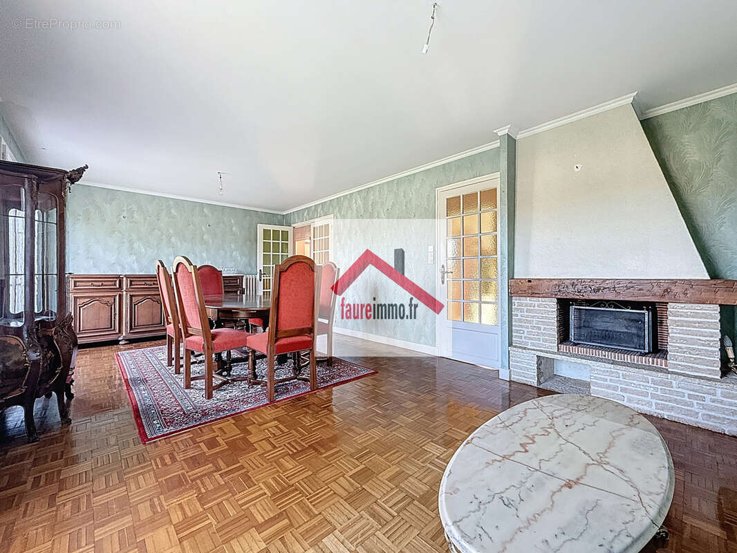 Maison à SAINT-VIANCE