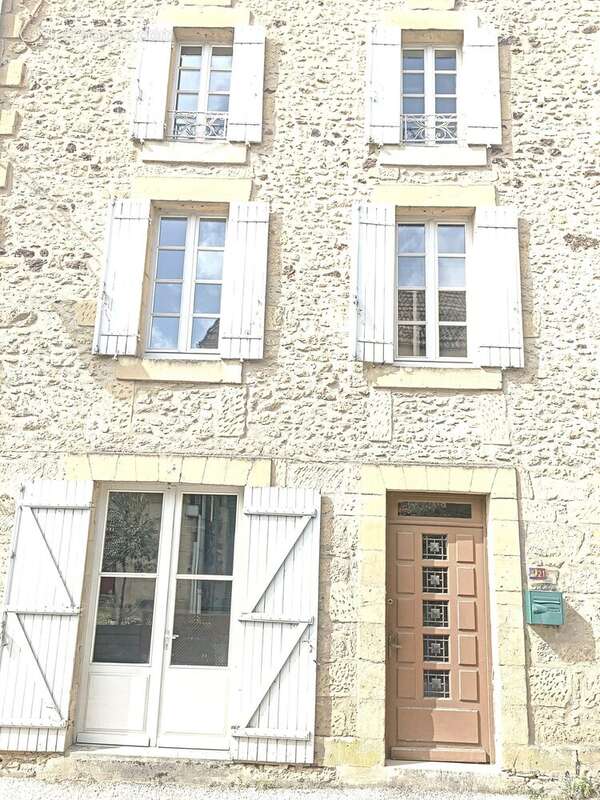 Maison à LE BUISSON-DE-CADOUIN