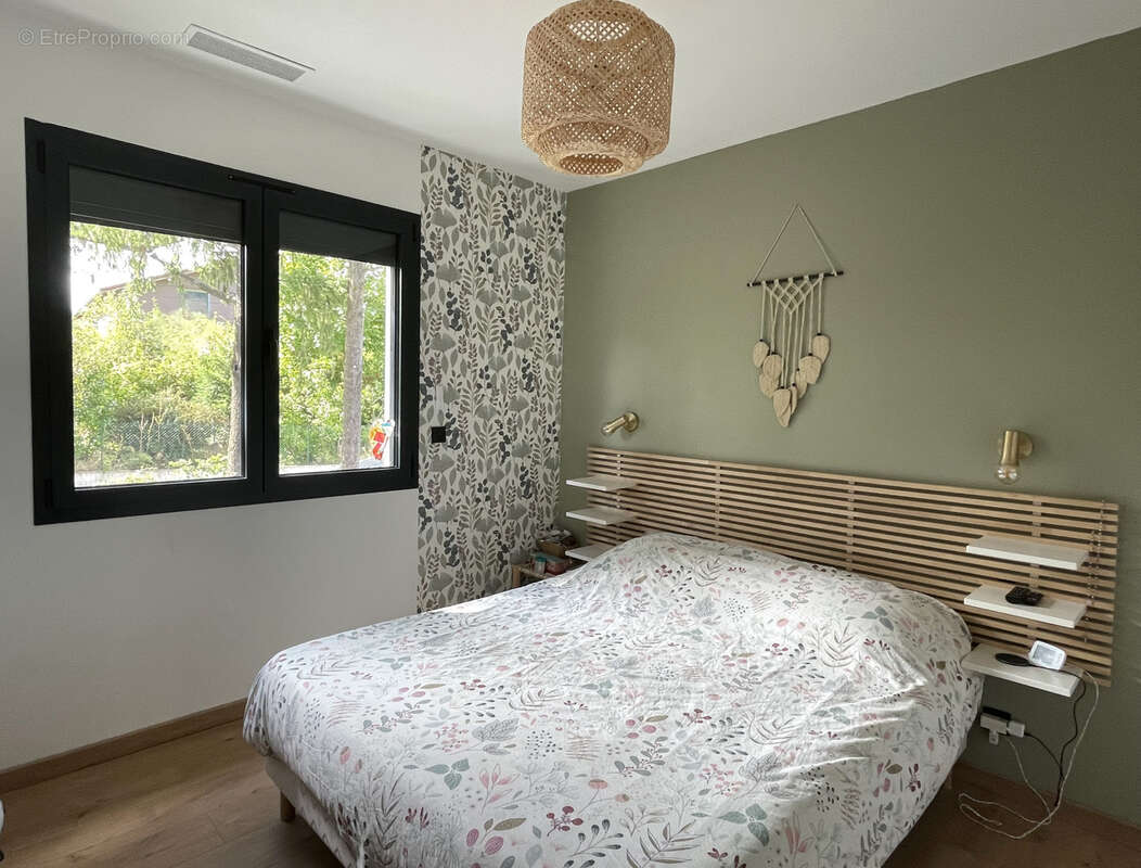 Maison à GREZIEU-LA-VARENNE