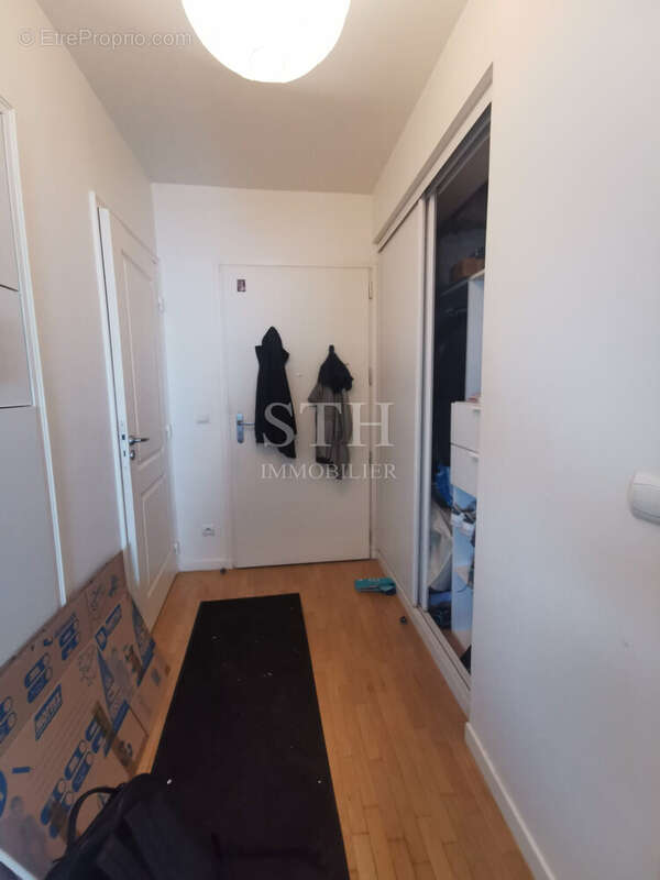 Entrée - Appartement à BOULOGNE-BILLANCOURT