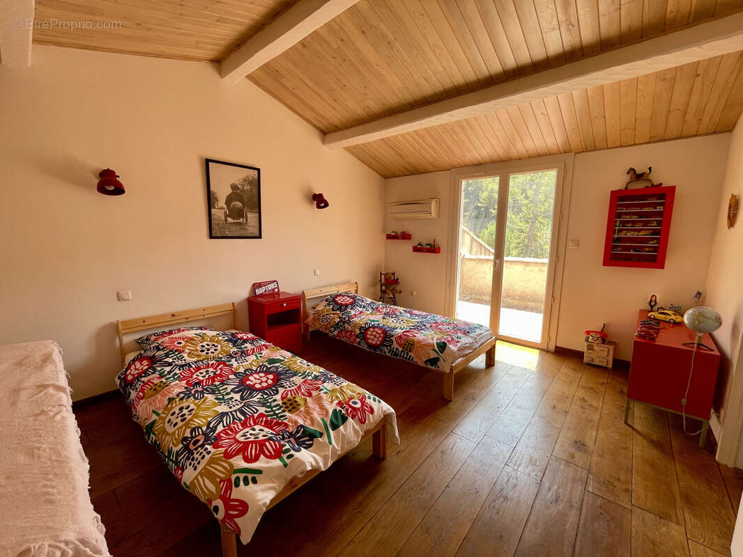 Maison à CUGES-LES-PINS