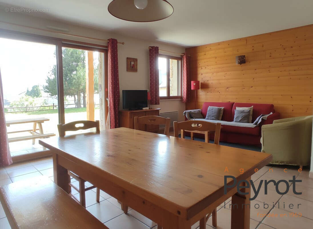 Appartement 64 m² à Les Angles  - photo 3