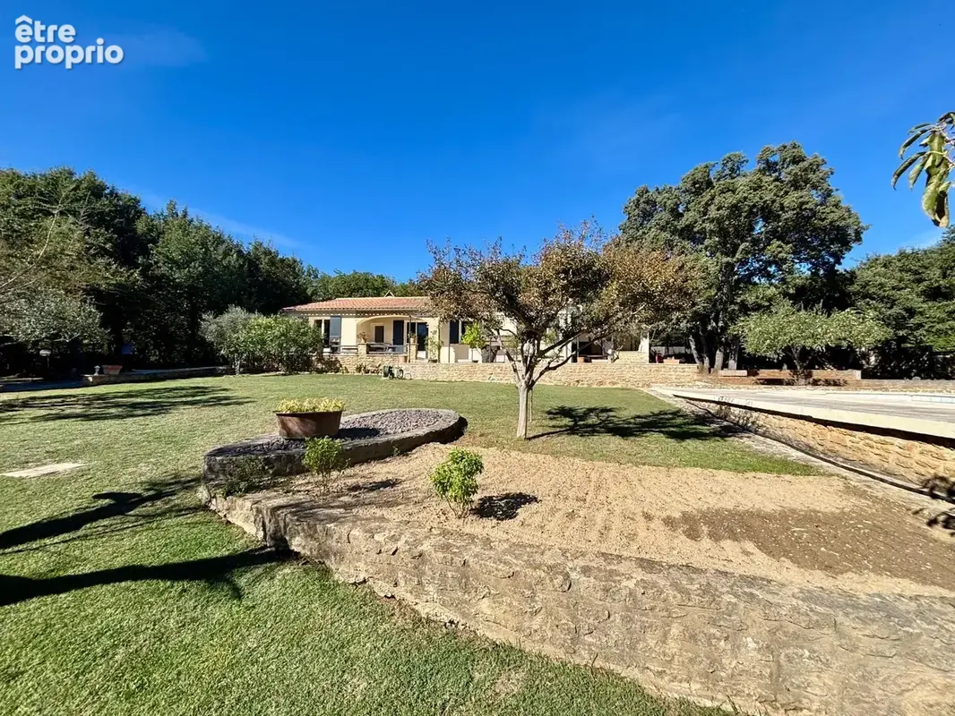 GRIGNAN- Villa avec VUE et piscine sur un terrain de 2 500 m2 - photo 2