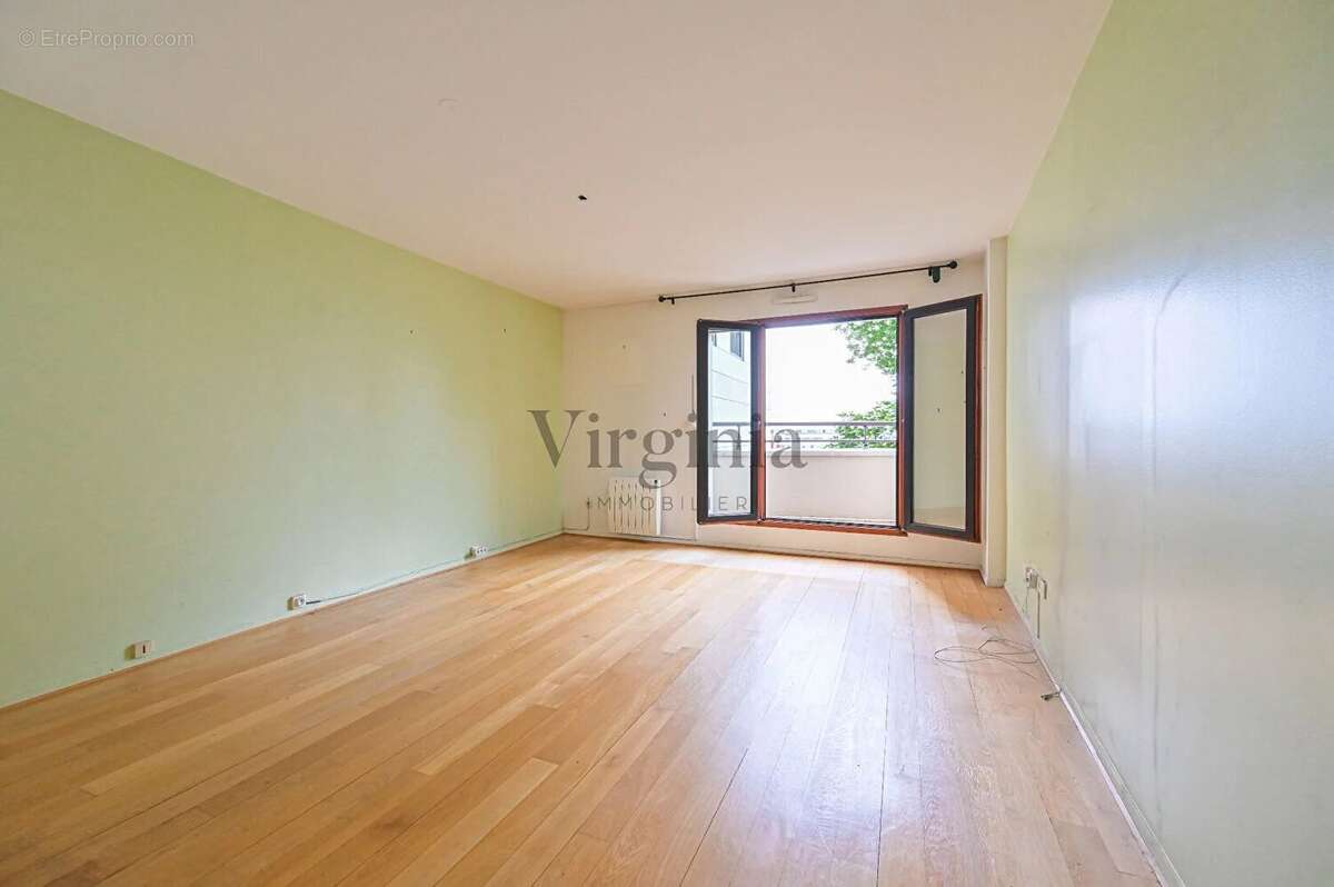 Appartement à CHARENTON-LE-PONT