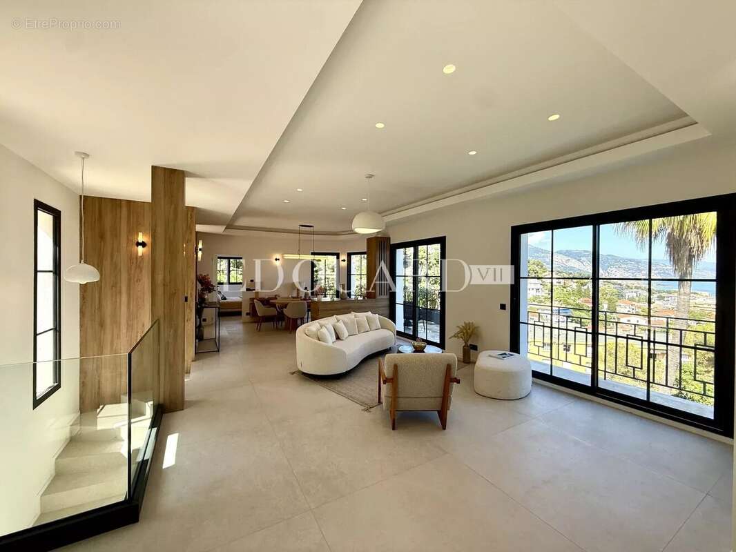 Superbe villa contemporaine avec piscine, une oasis de lumière au cœur de Roquebrune Cap Martin - photo 8