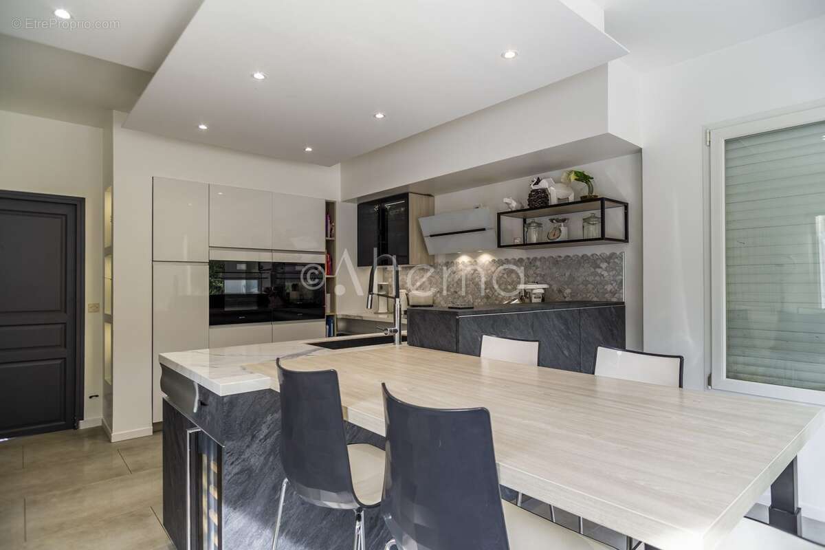 Maison à MEZY-SUR-SEINE