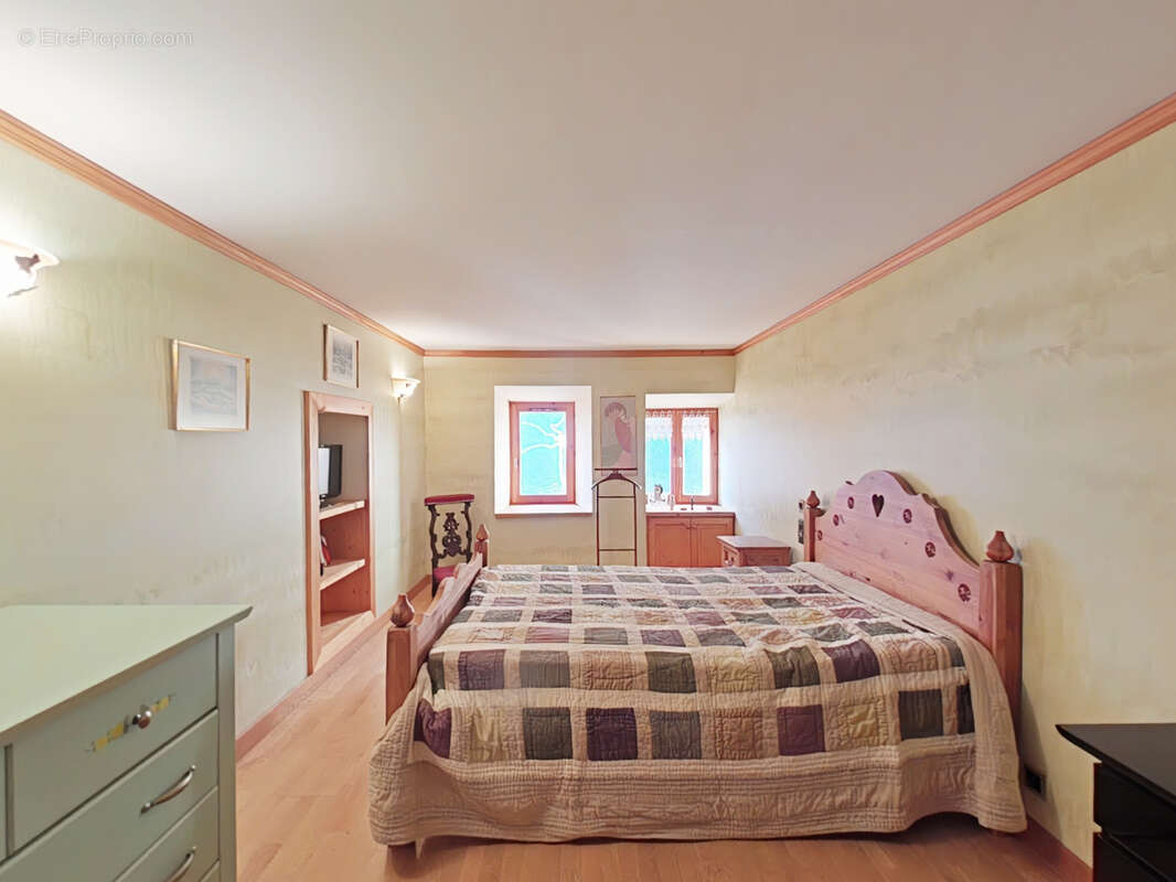 Maison à SAINT-MARCEL