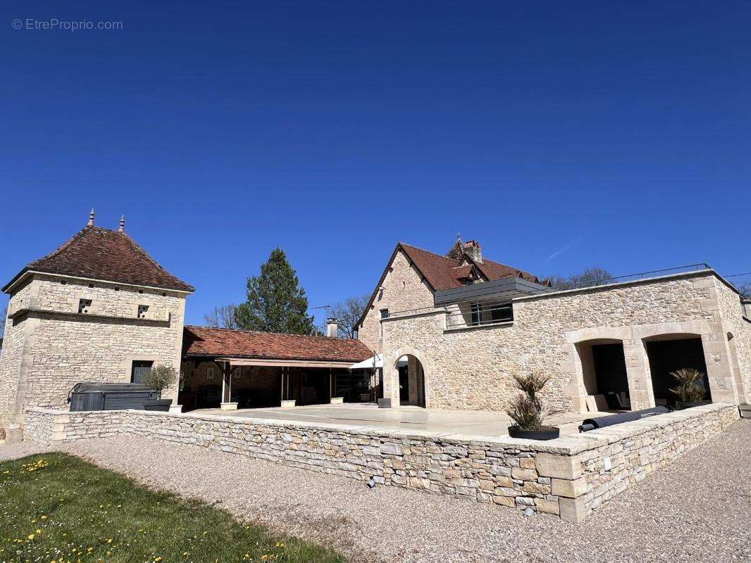 Maison à VILLENEUVE
