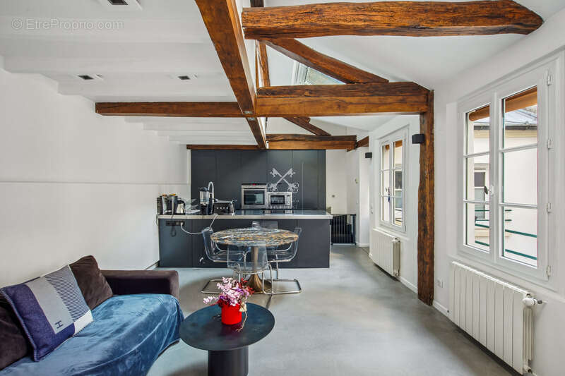 Appartement à PARIS-3E