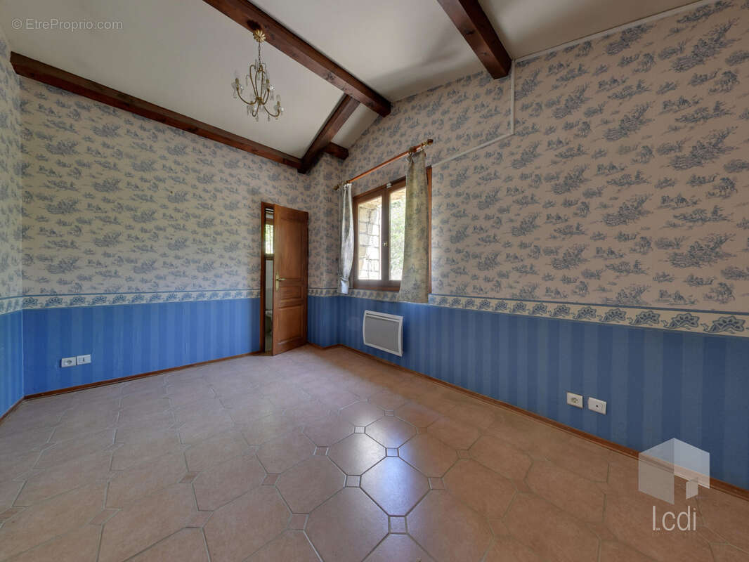 Maison à MIRMANDE