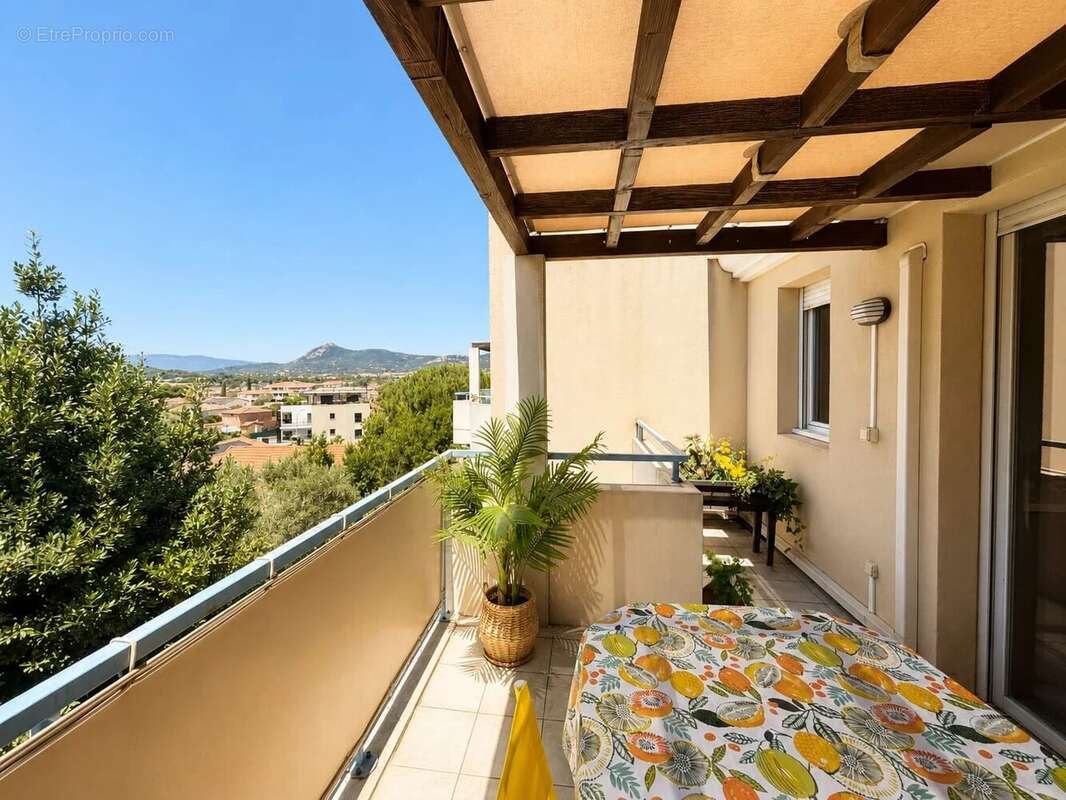 Hyères, T3 standing, terrasse, parking et garage, au calme - photo 8