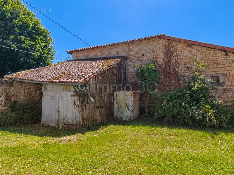 Maison à RUFFEC