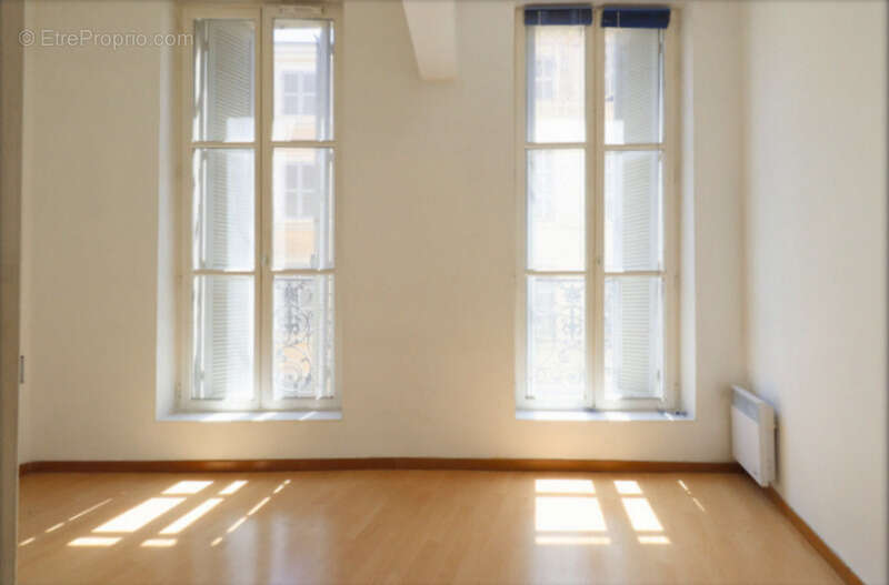 Dpt Bouches du Rhône (13), à vendre MARSEILLE 1er ARRONDISSEMENT appartement T3 de 60 m² - photo 6
