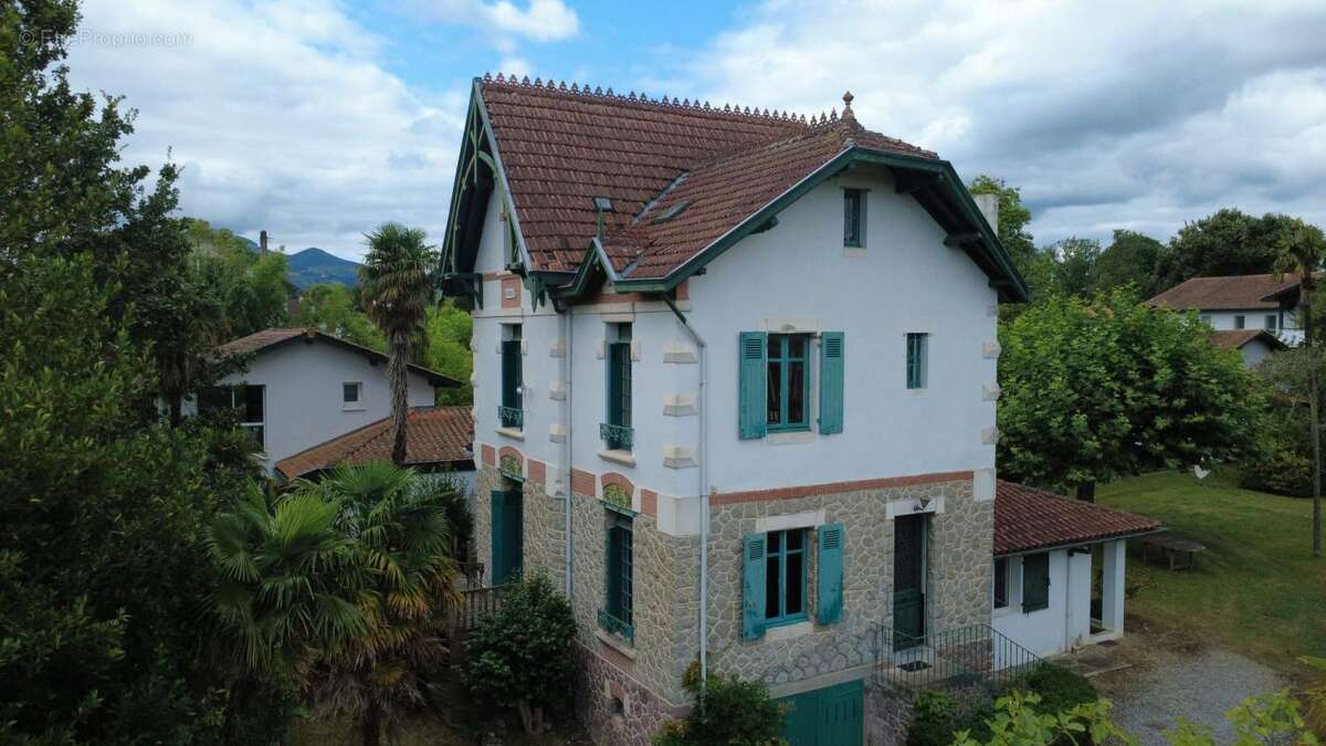 Maison à CAMBO-LES-BAINS