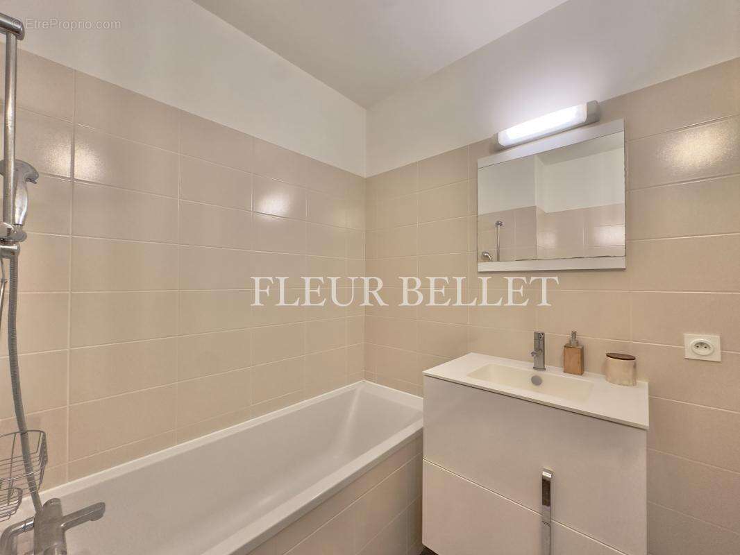 Appartement à ISSY-LES-MOULINEAUX