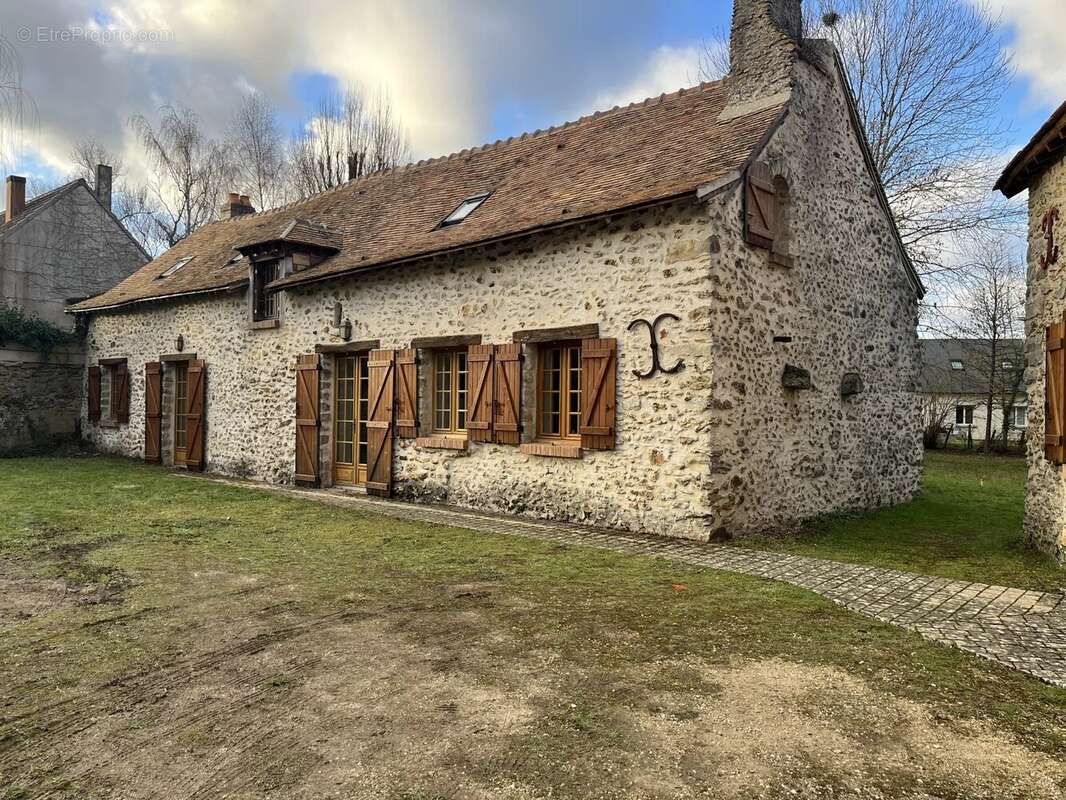 Maison à POIGNY-LA-FORET