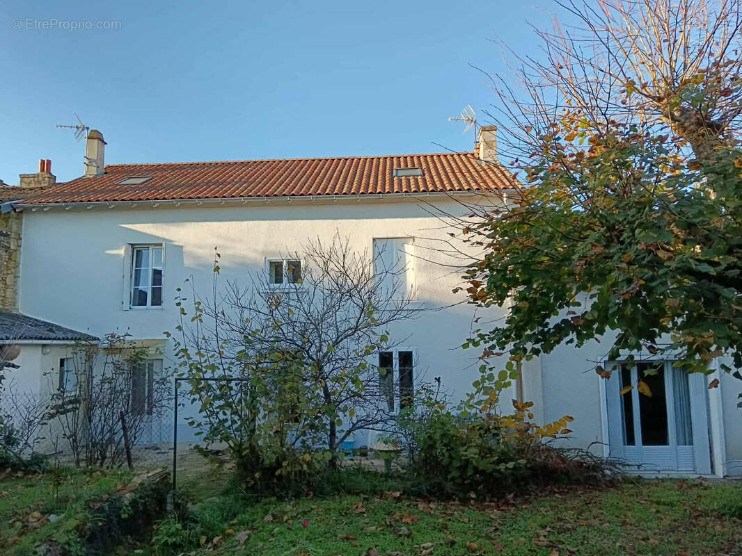 Ensemble immobilier de 2 habitations en centre ville - photo 2