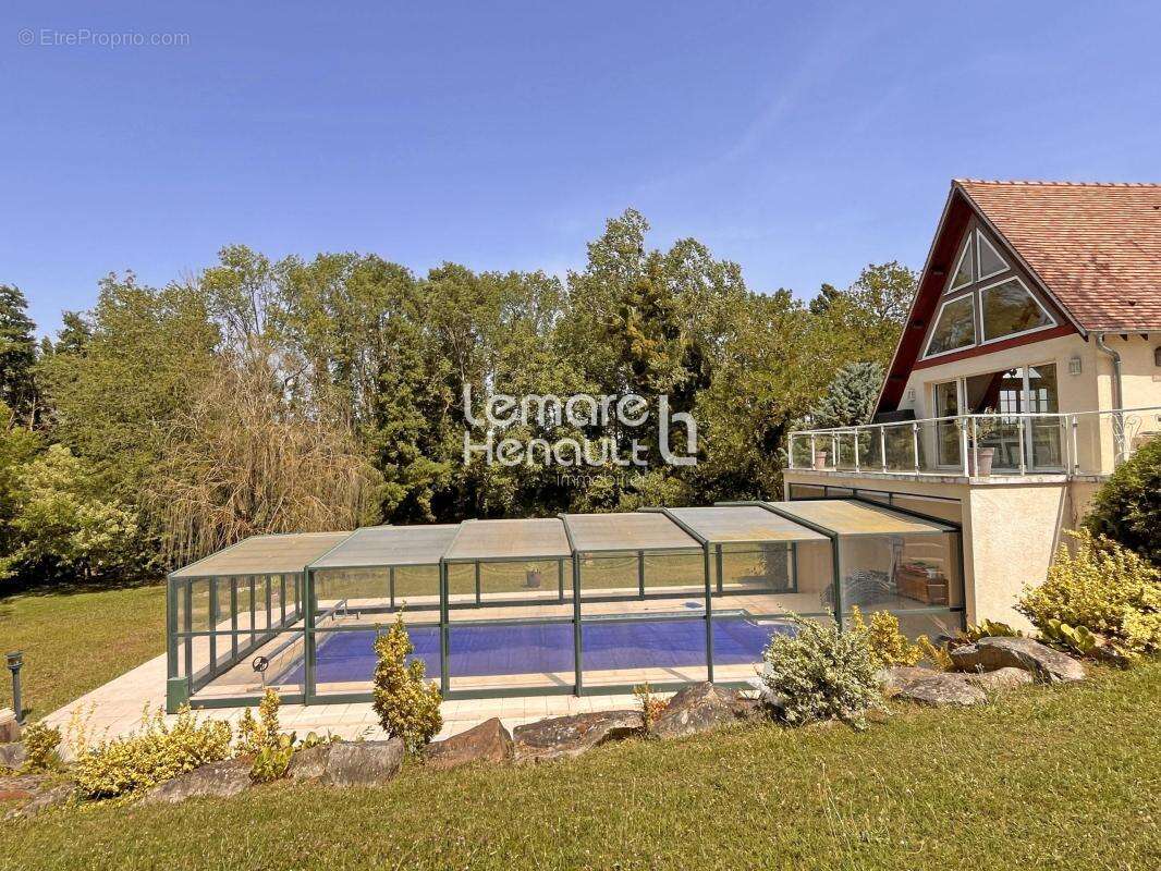 Superbe propriété 6 chambres, piscine sur 6800 m² de terrain - photo 10
