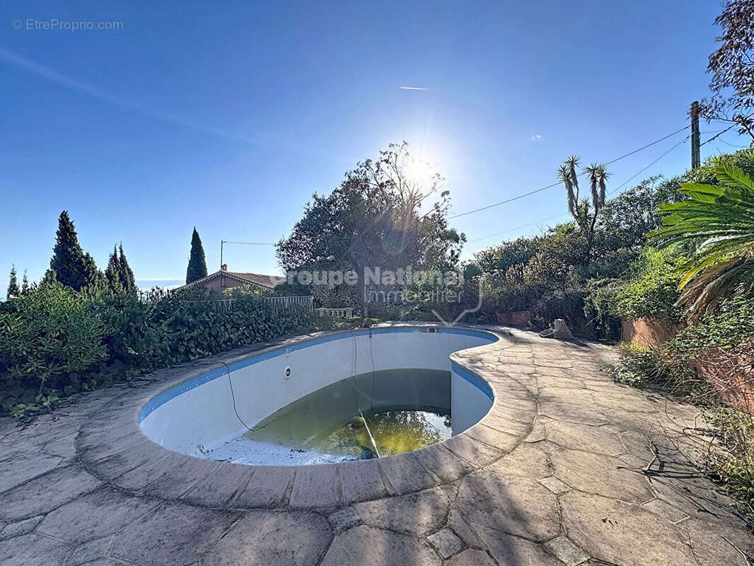 Maison à MANDELIEU-LA-NAPOULE