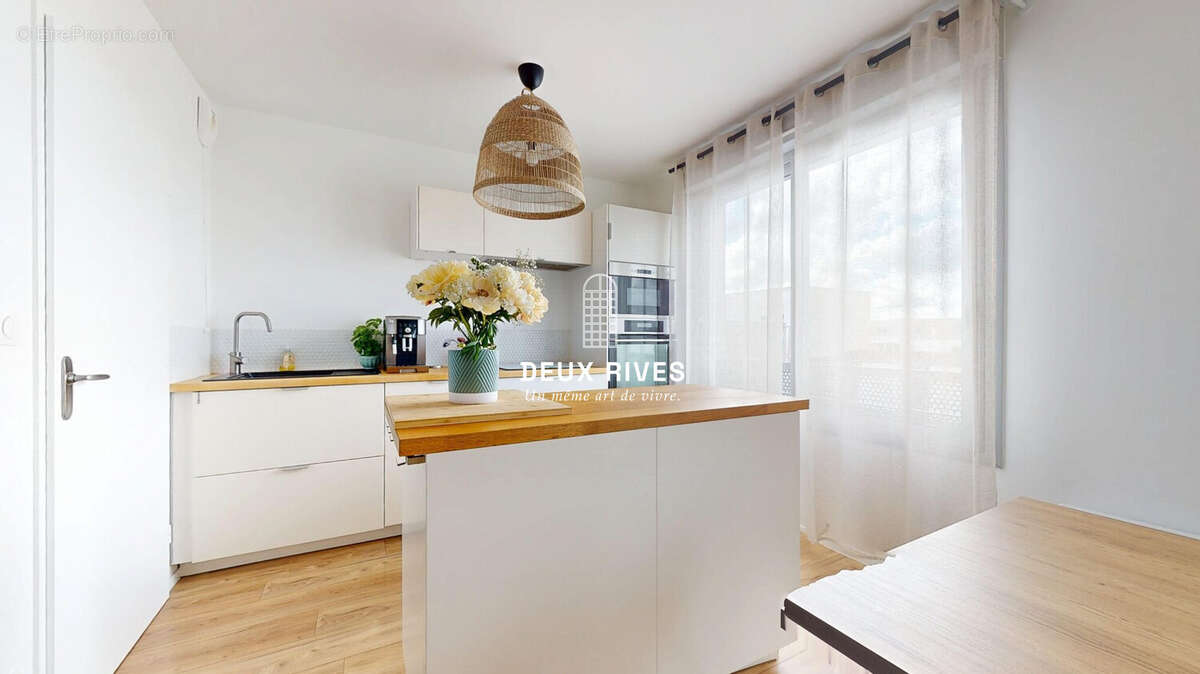 Appartement à SAINTE-LUCE-SUR-LOIRE