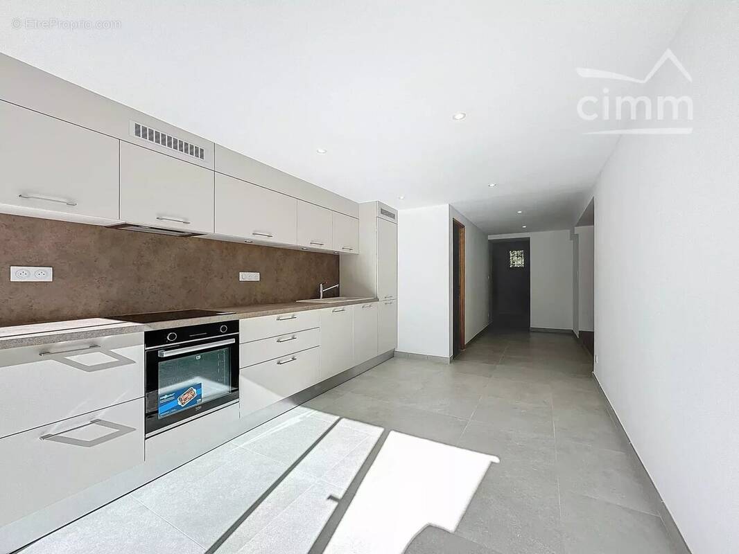 Maison à L&#039;ISLE-SUR-LA-SORGUE