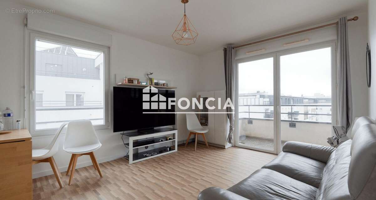 Appartement à FLEURY-MEROGIS