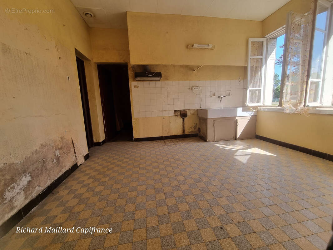 Maison ancienne à rénover + terrain constructible 809 m² — Bressols - photo 15