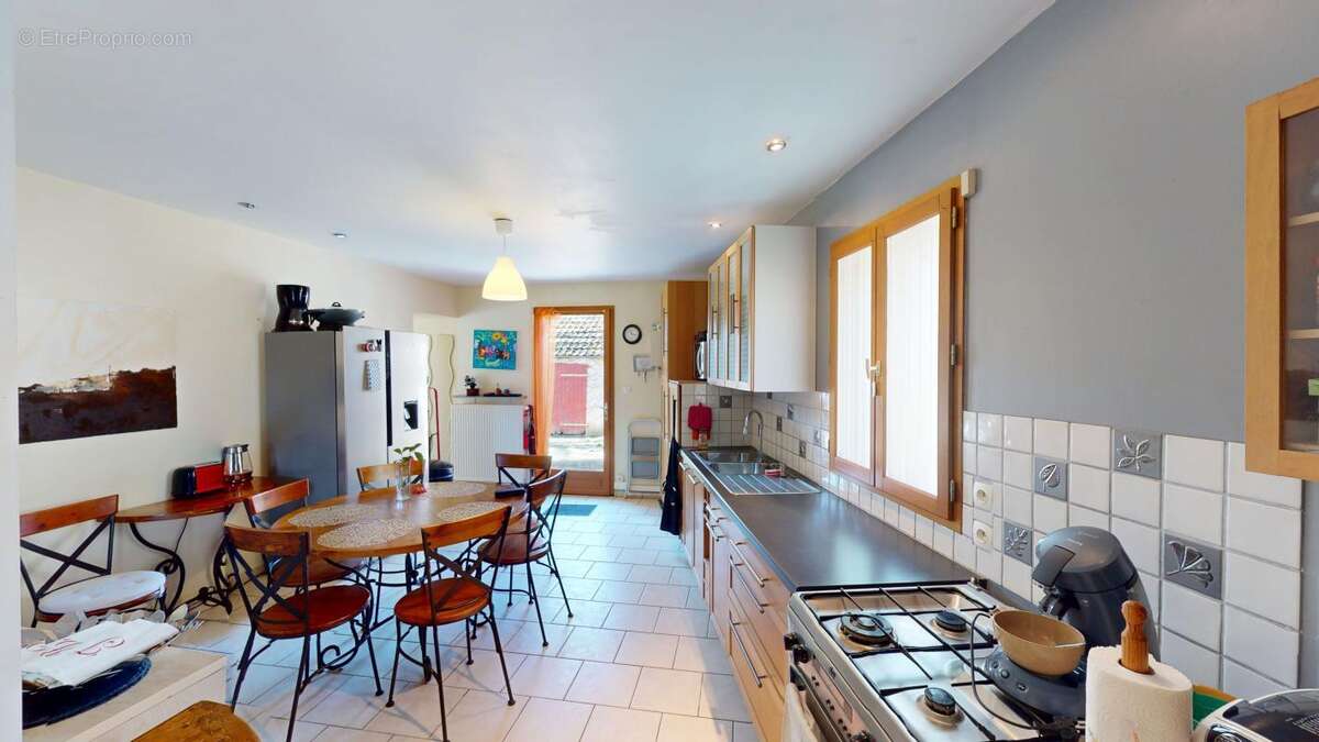 Maison à JALOGNES