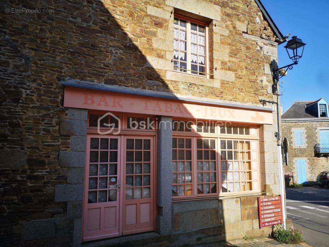 Maison à BAZOUGES-LA-PEROUSE