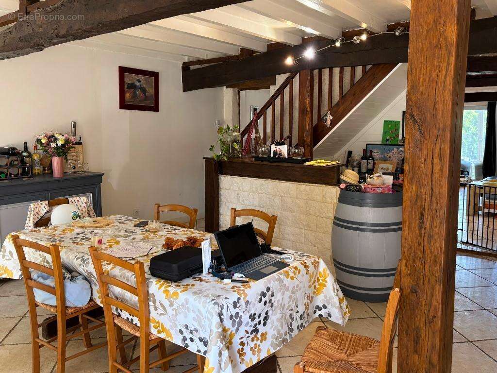   - Maison à RIOLAS