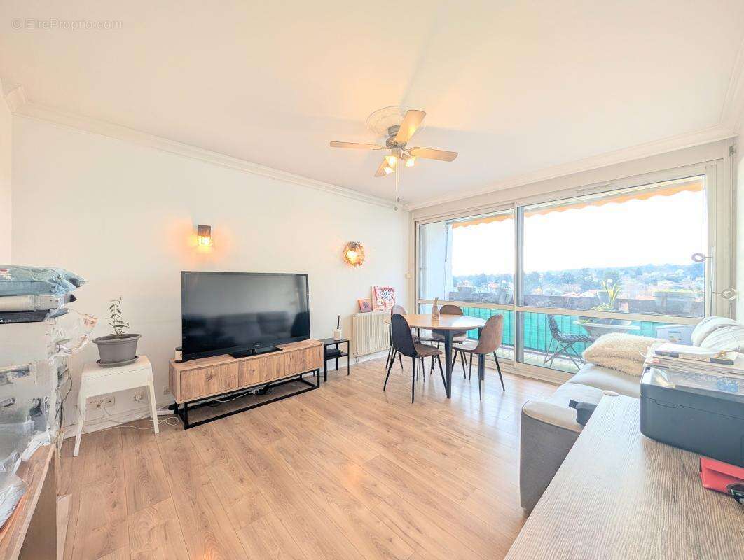 Appartement à SAINT-GENIS-LAVAL