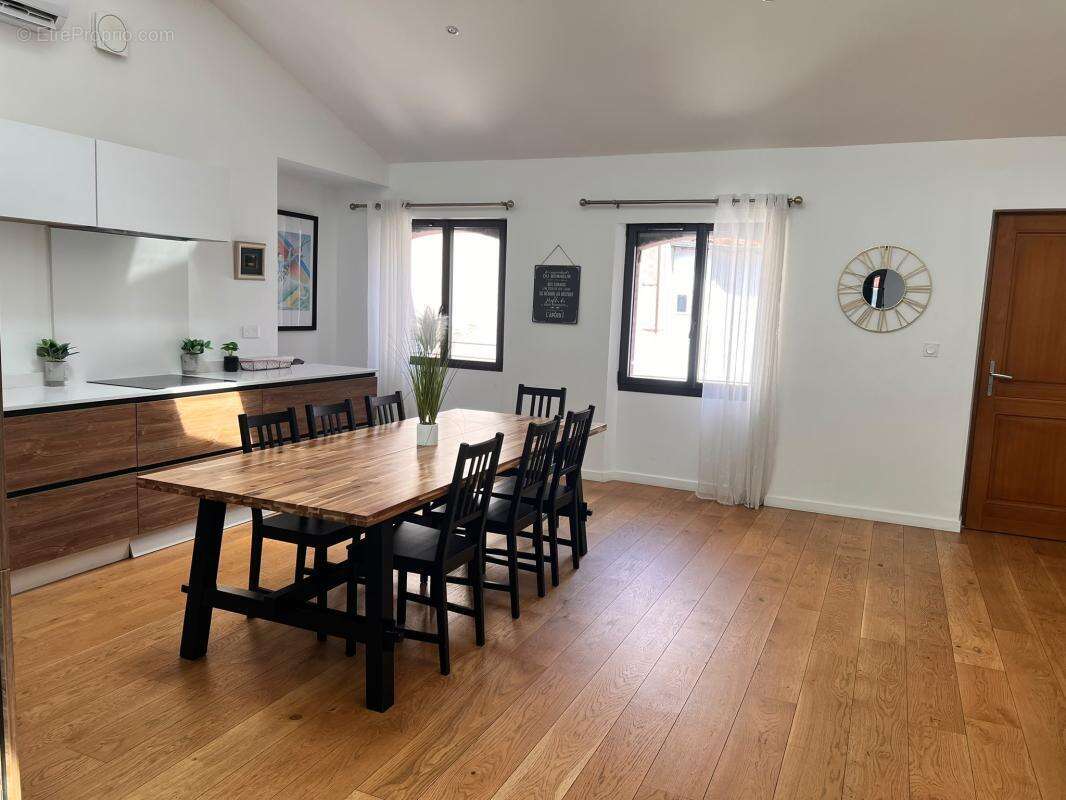 Rue des Changes – Rare T4 de 109 m² au dernier étage - photo 3