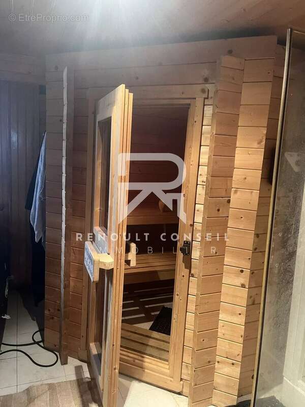 Maison à SAINT-ETIENNE-DU-ROUVRAY