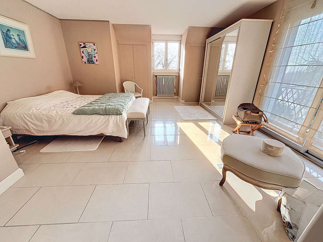Maison de 9 pièces à Avranches (50300) à 2,5 kms du centre ville et 3 kms des grandes surfaces - photo 6