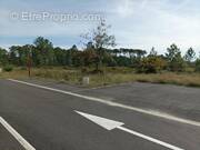 Terrain à PARENTIS-EN-BORN