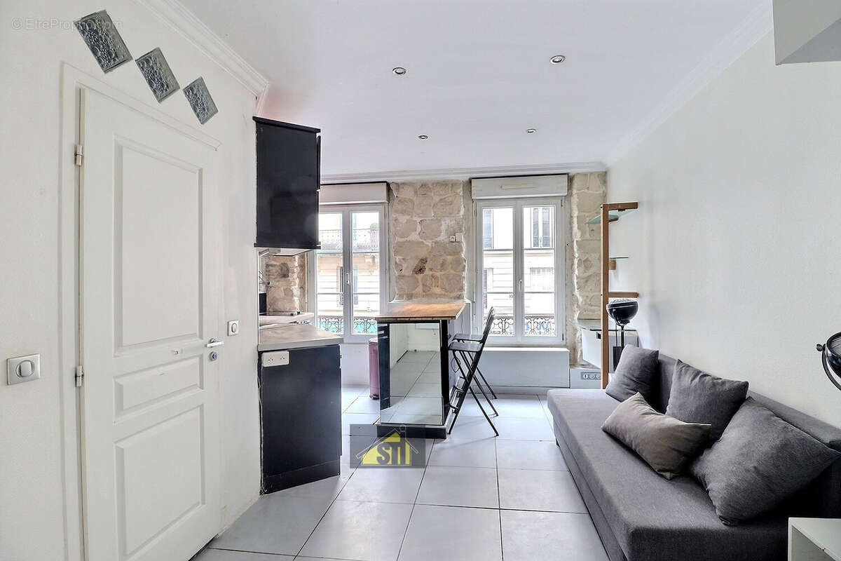 Appartement à PARIS-14E